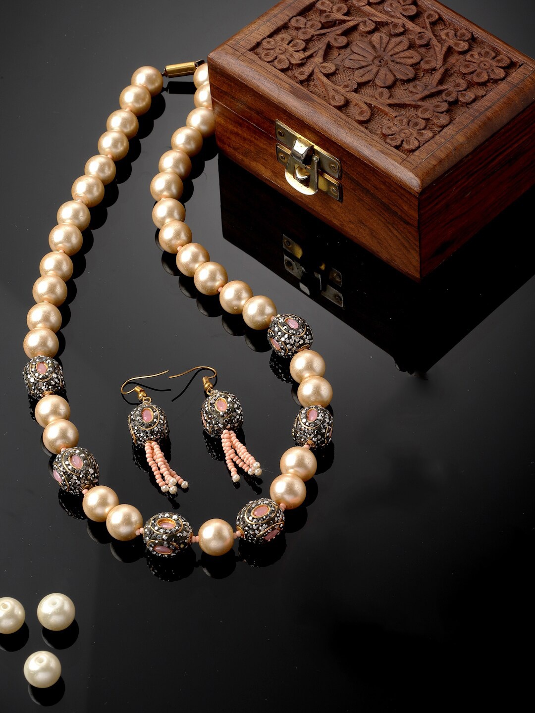 

DUGRISTYLE Gold-Plated AD & Pearls Studded & Beaded Jewellery Set