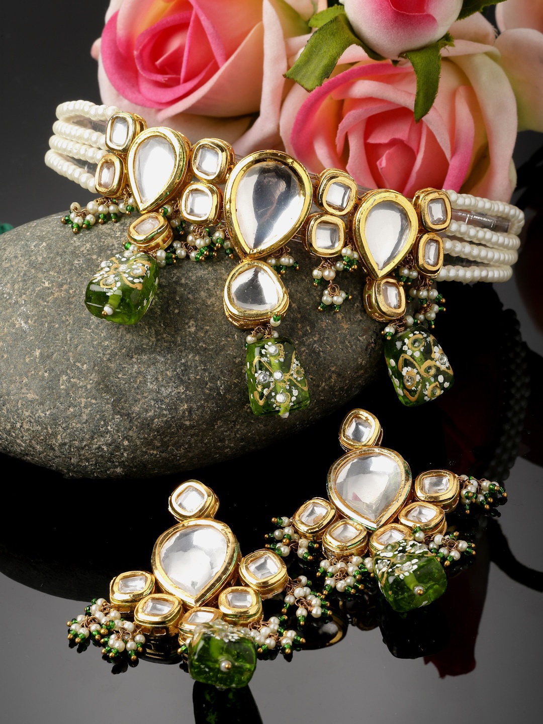 

DUGRISTYLE Gold-Plated Kundan-Studded & Beaded Jewellery Set
