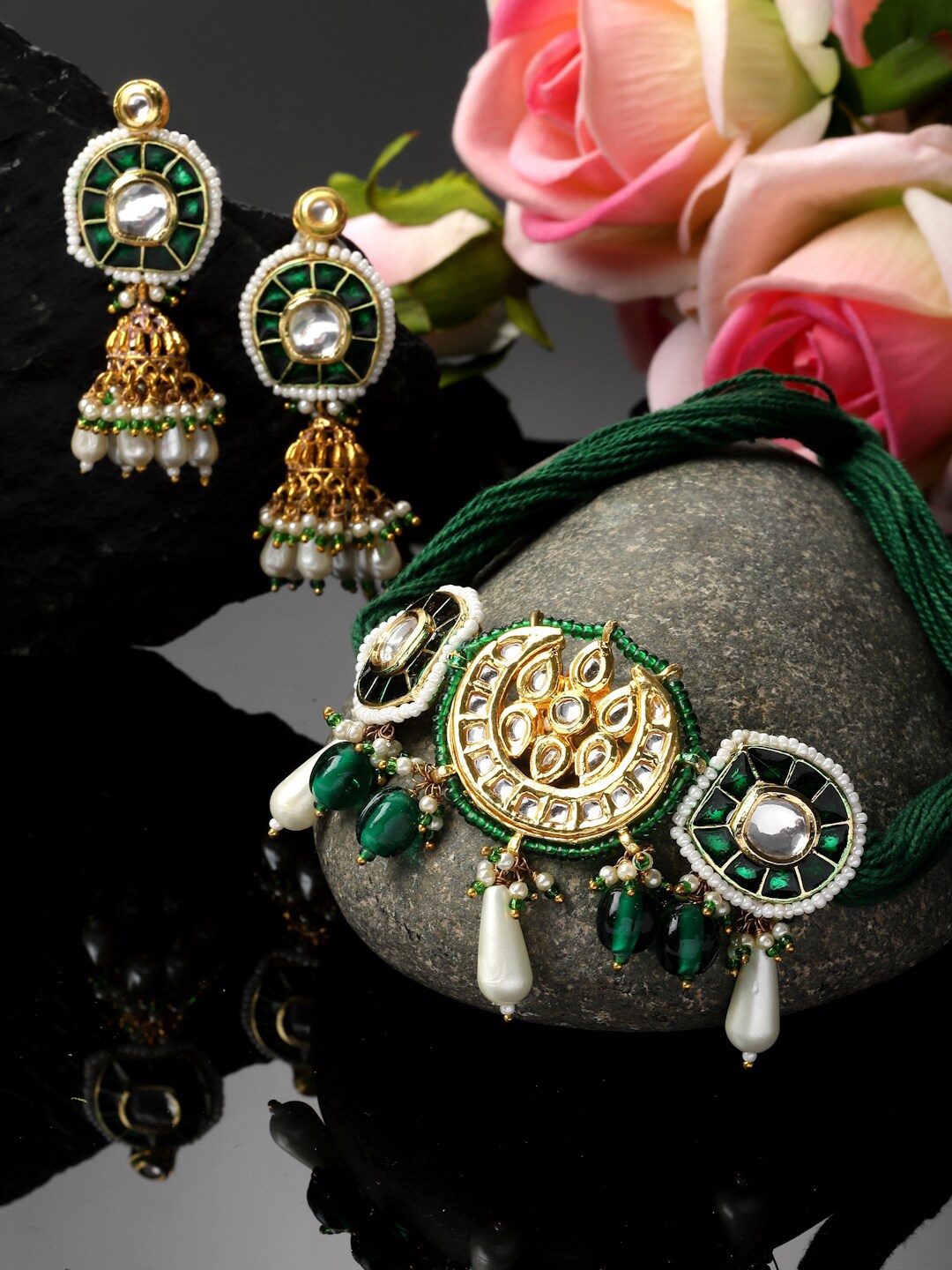 

DUGRISTYLE Gold Plated Kundan Studded Jewellery Set, Green