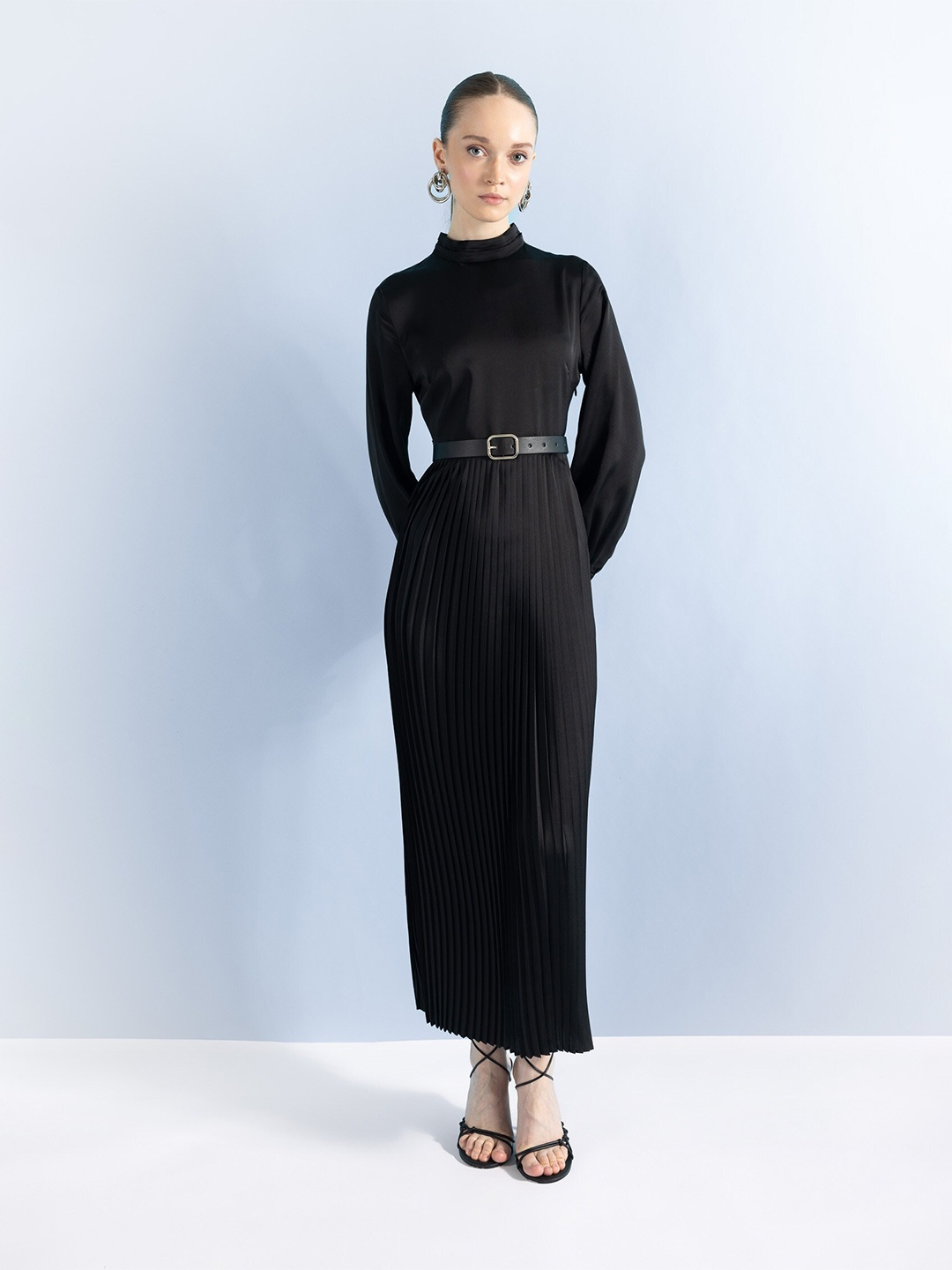 

DeFacto Mock Neck Long Sleeves Fit & Flare Maxi Dress, Black