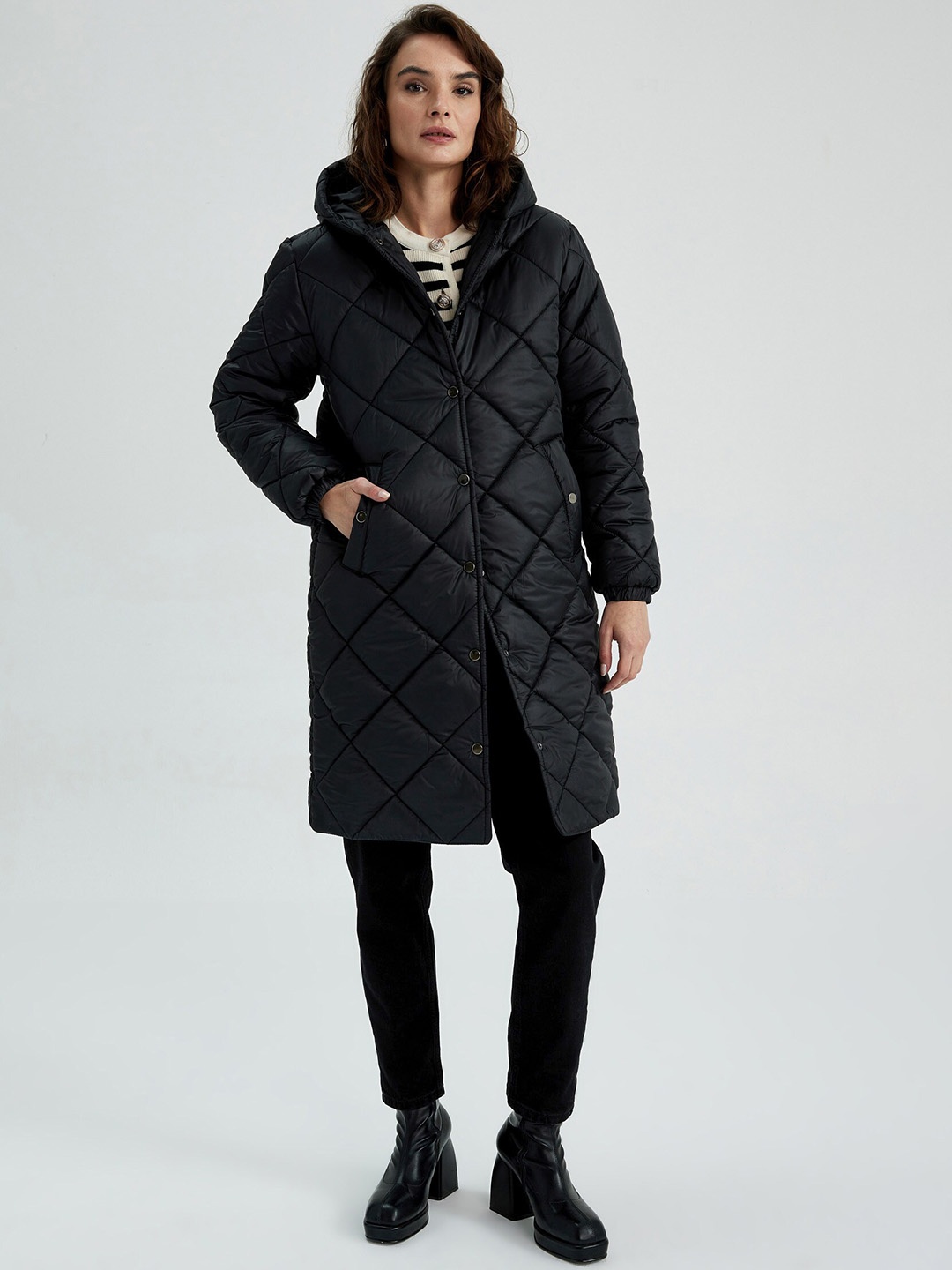 

DeFacto Geometric Longline Quilted Jacket, Black