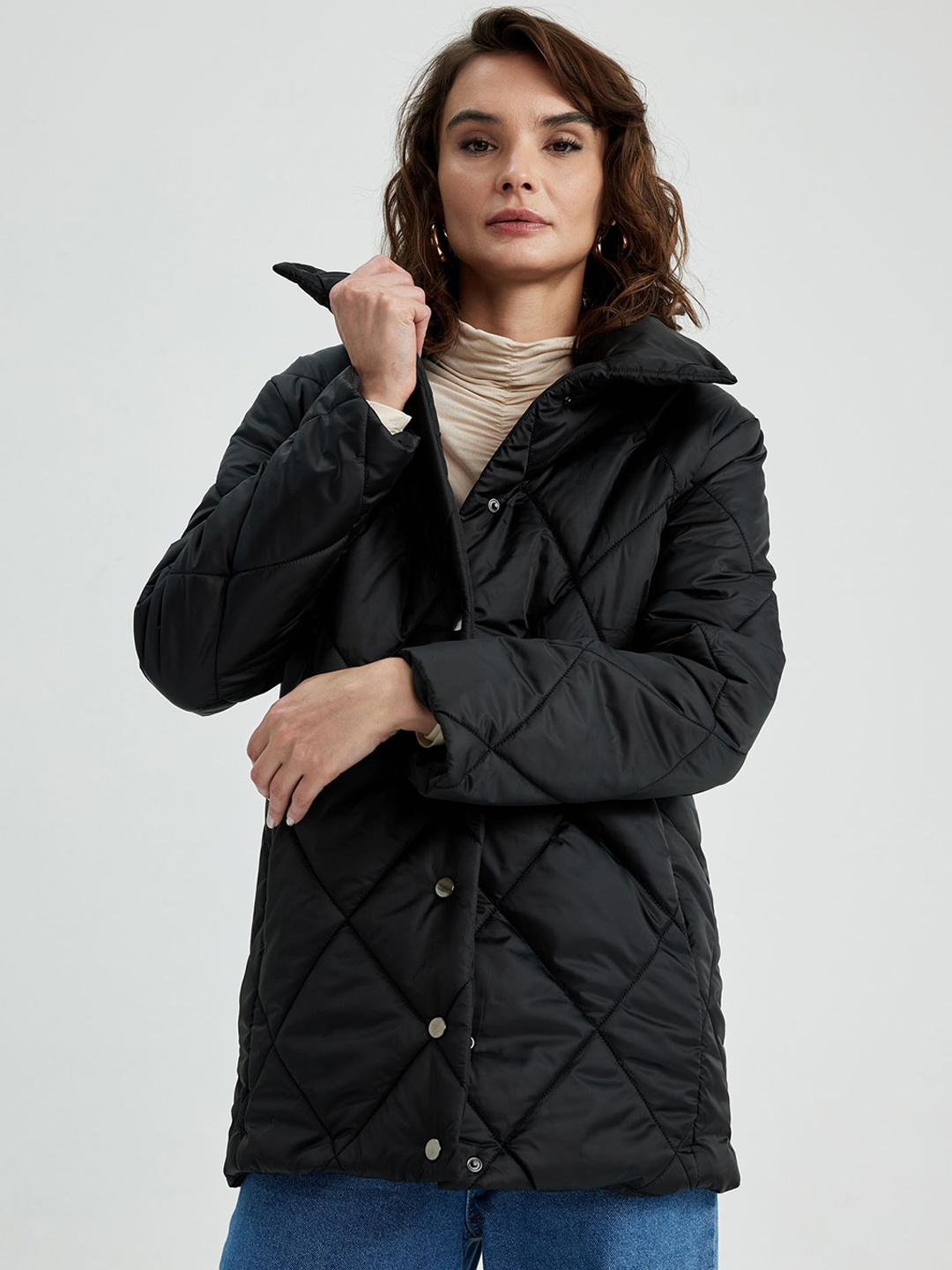 

DeFacto Spread Collar Quilted Jacket, Black