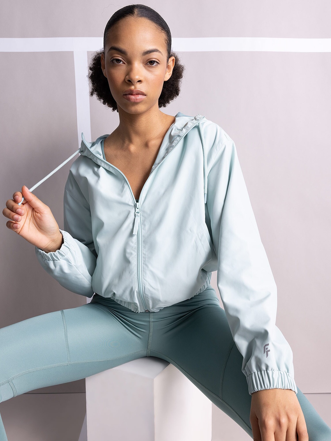 

DeFacto Crop Hooded Sporty Jacket, Na