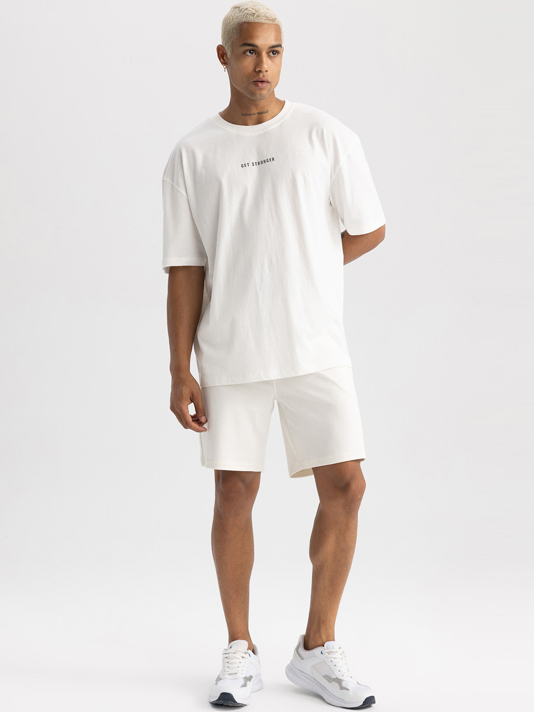 

DeFacto Men Mid-Rise Shorts, Na