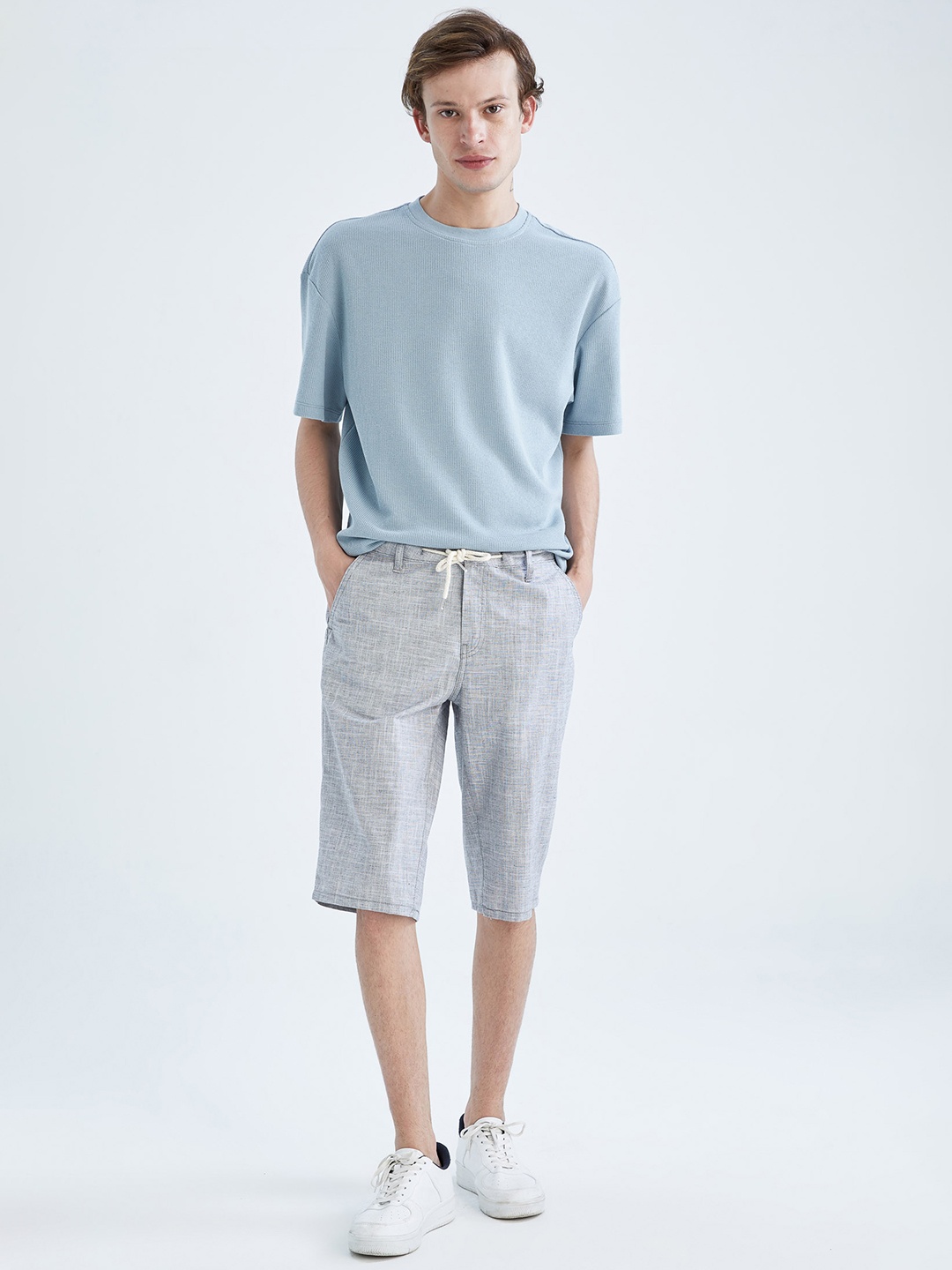 

DeFacto Men Mid-Rise Cotton Shorts, Na