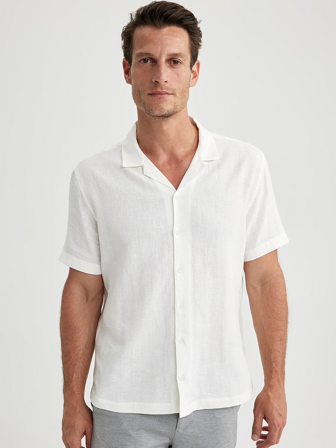

DeFacto Men Mid-Rise Shorts, Na