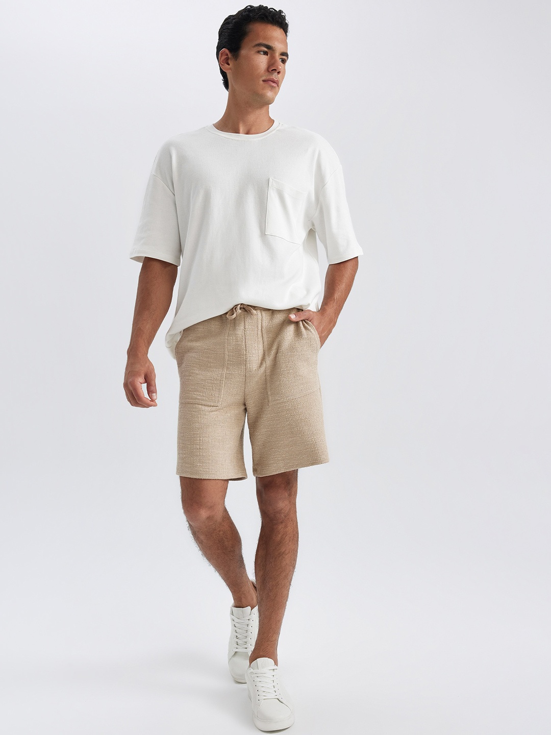 

DeFacto Men Mid-Rise Shorts, Na