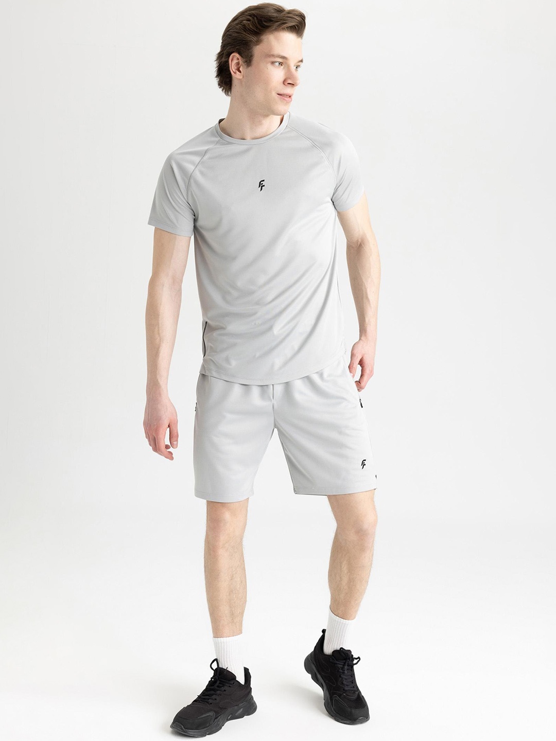 

DeFacto Men Mid-Rise Shorts, Na