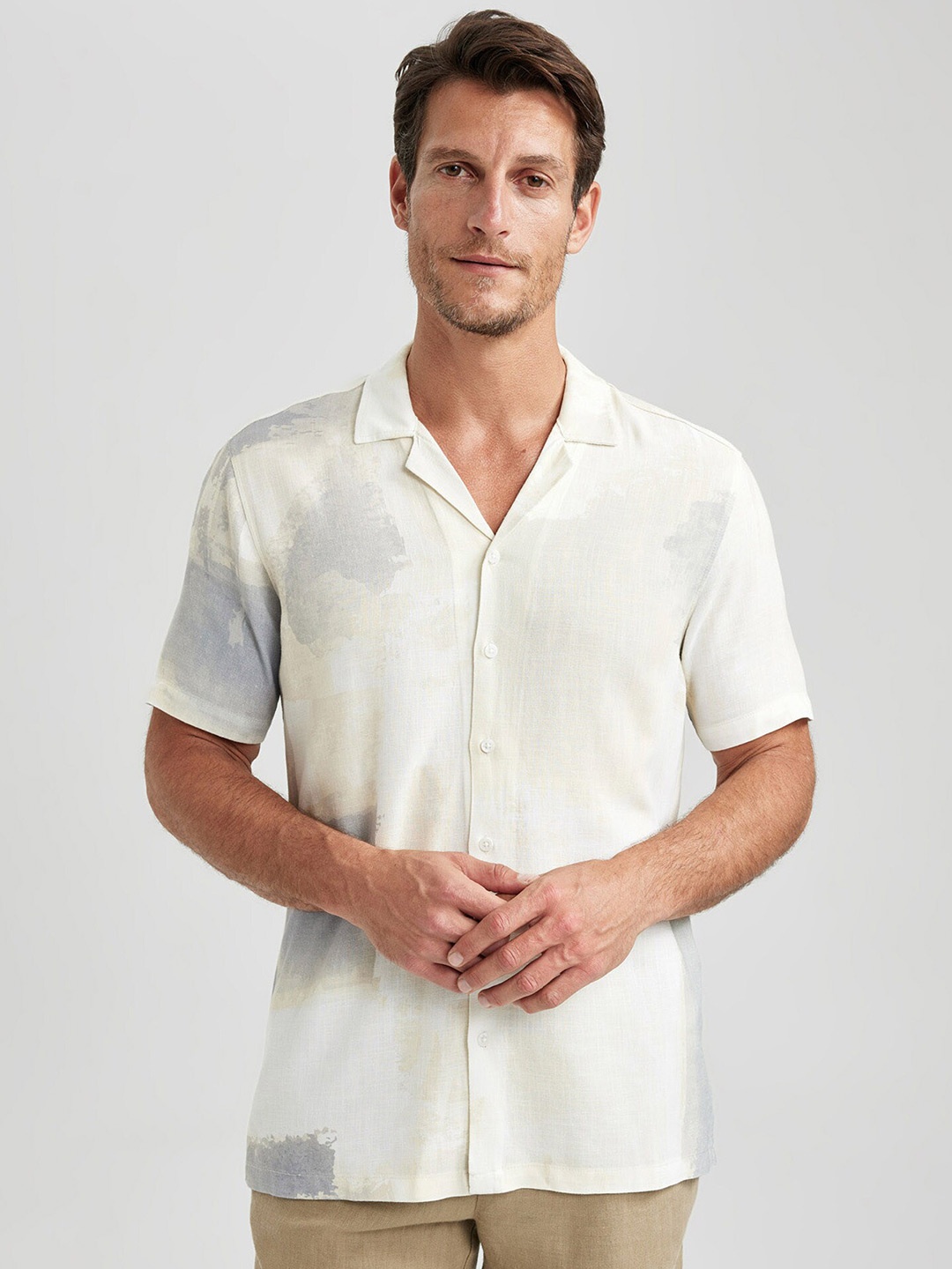 

DeFacto Abstract Printed Cuban Collar Casual Shirt, Na