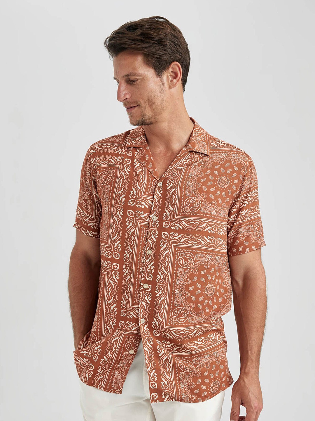 

DeFacto Ethnic Motifs Printed Casual Shirt, Brown