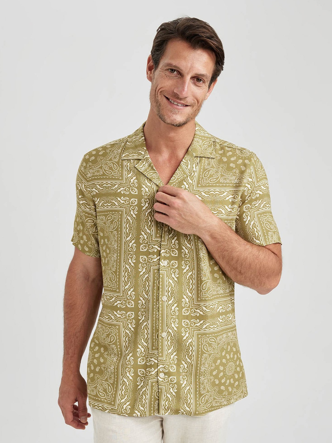 

DeFacto Ethnic Motifs Printed Cuban Collar Casual Shirt, Mustard