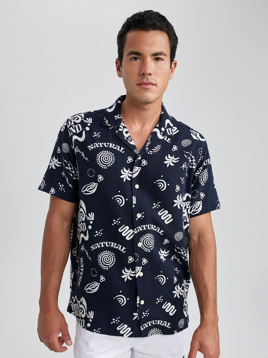

DeFacto Conversational Printed Short Sleeves Pure Cotton Casual Shirt, Navy blue