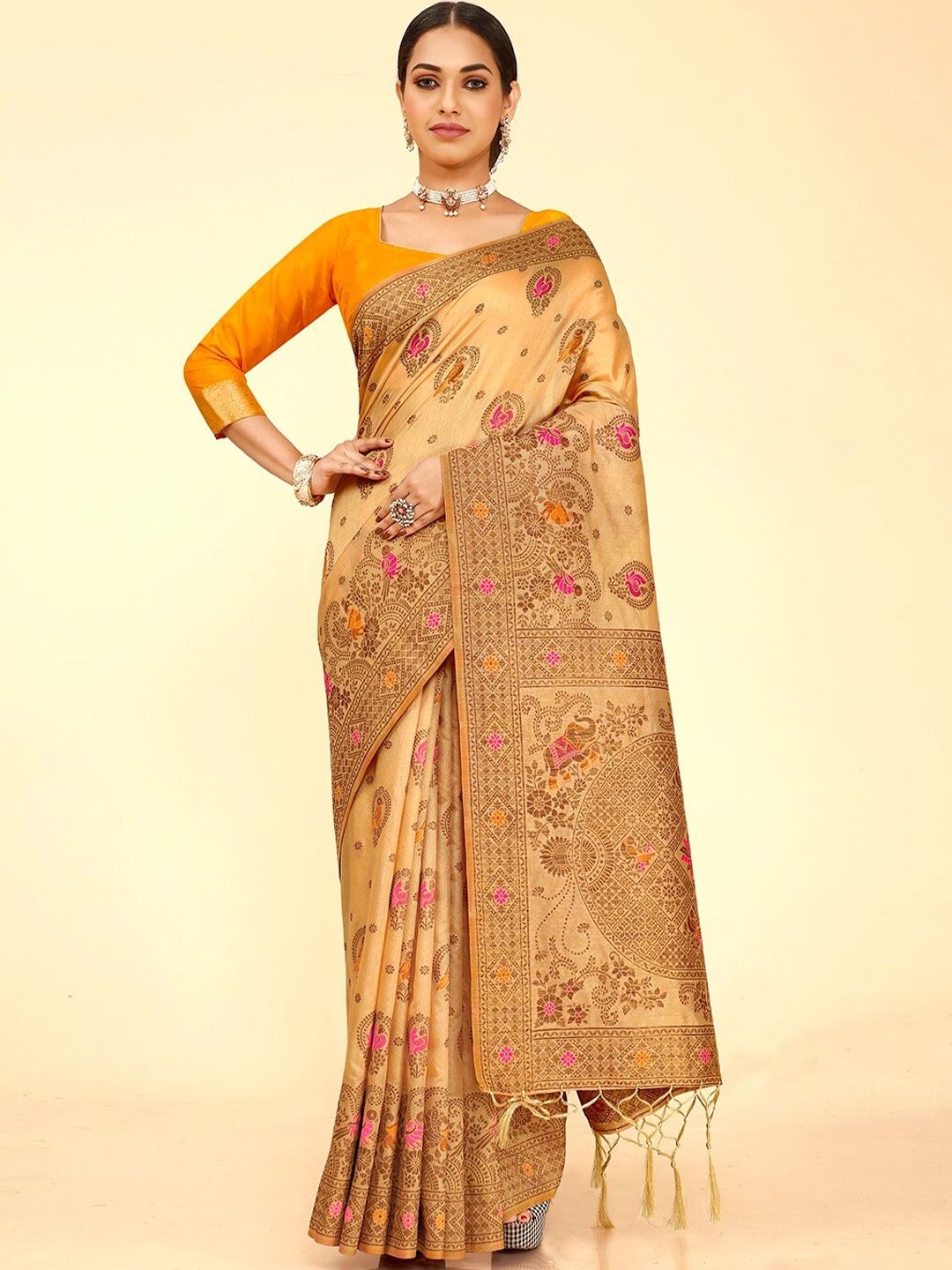 

FLOURIOUS Woven Design Zari Pure Silk Banarasi Saree, Beige