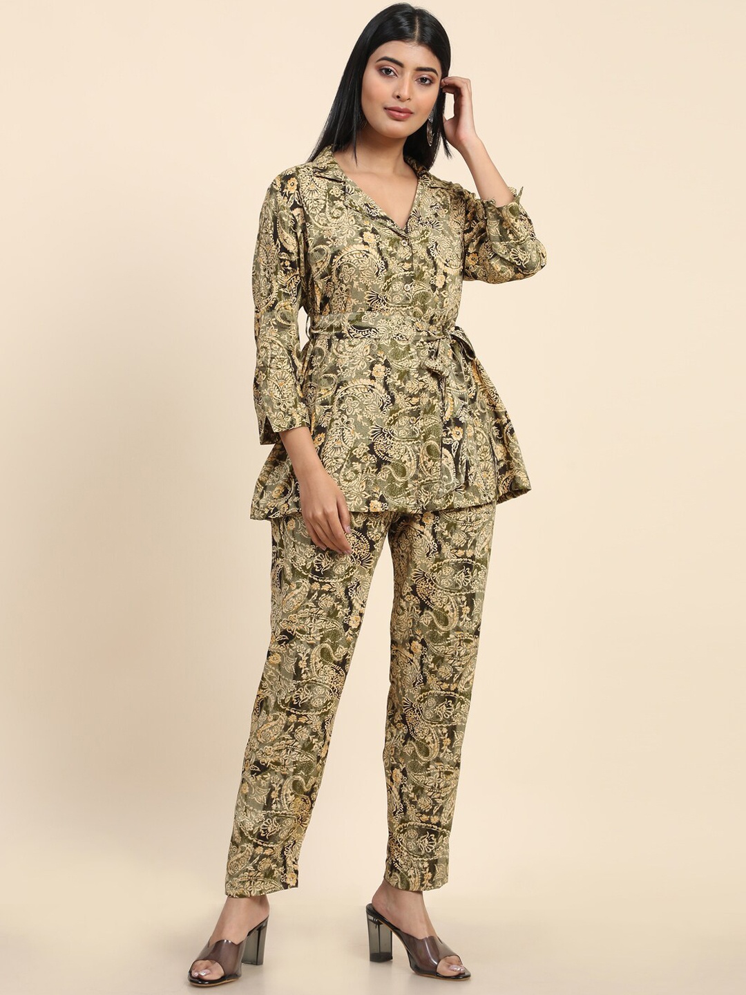 

BAESD Floral Printed Top With Boot-Cut Trousers & Belt Co-Ord Set, Green