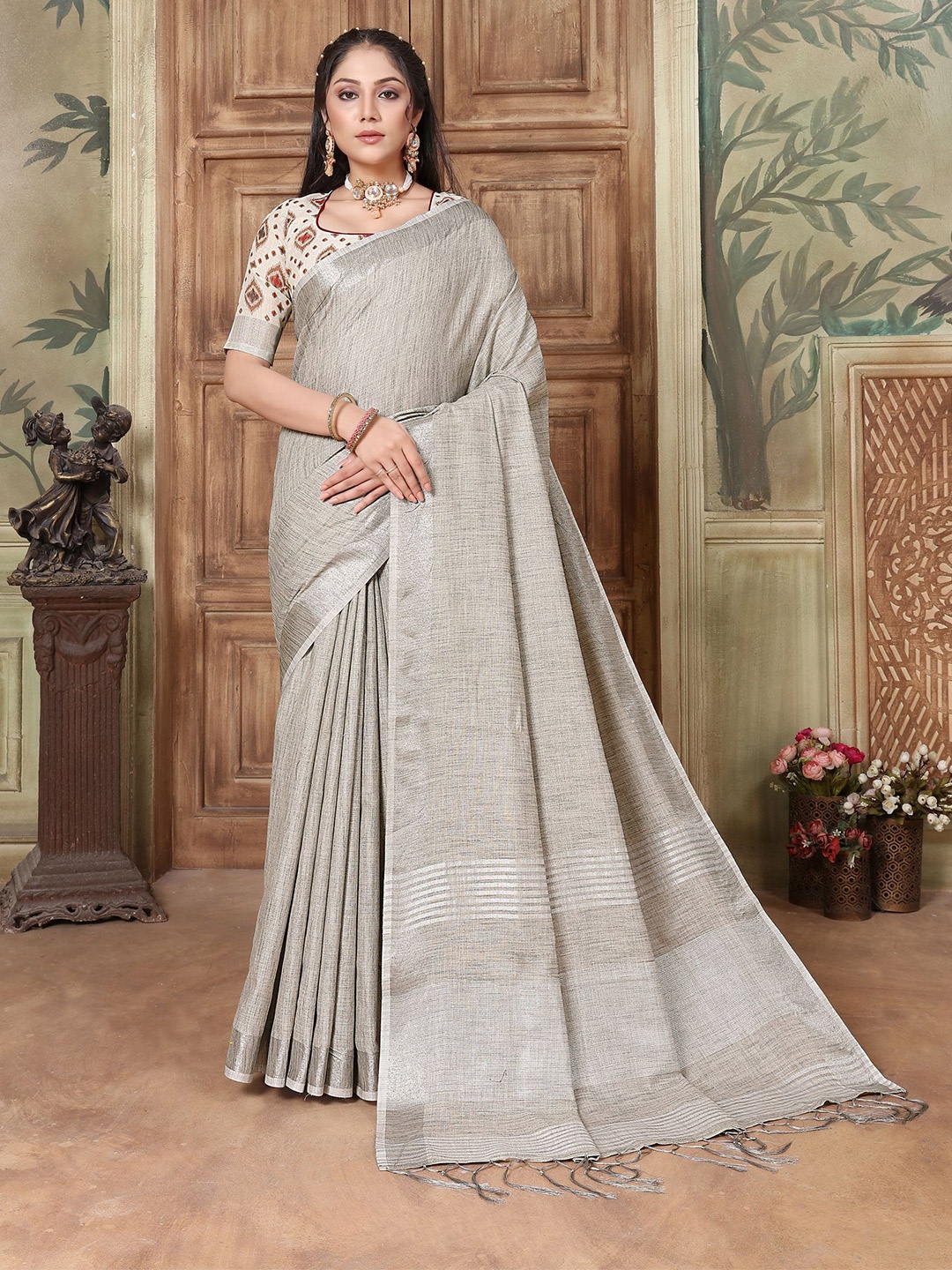 

Dori Grey Woven Design Zari Pure Linen Saree