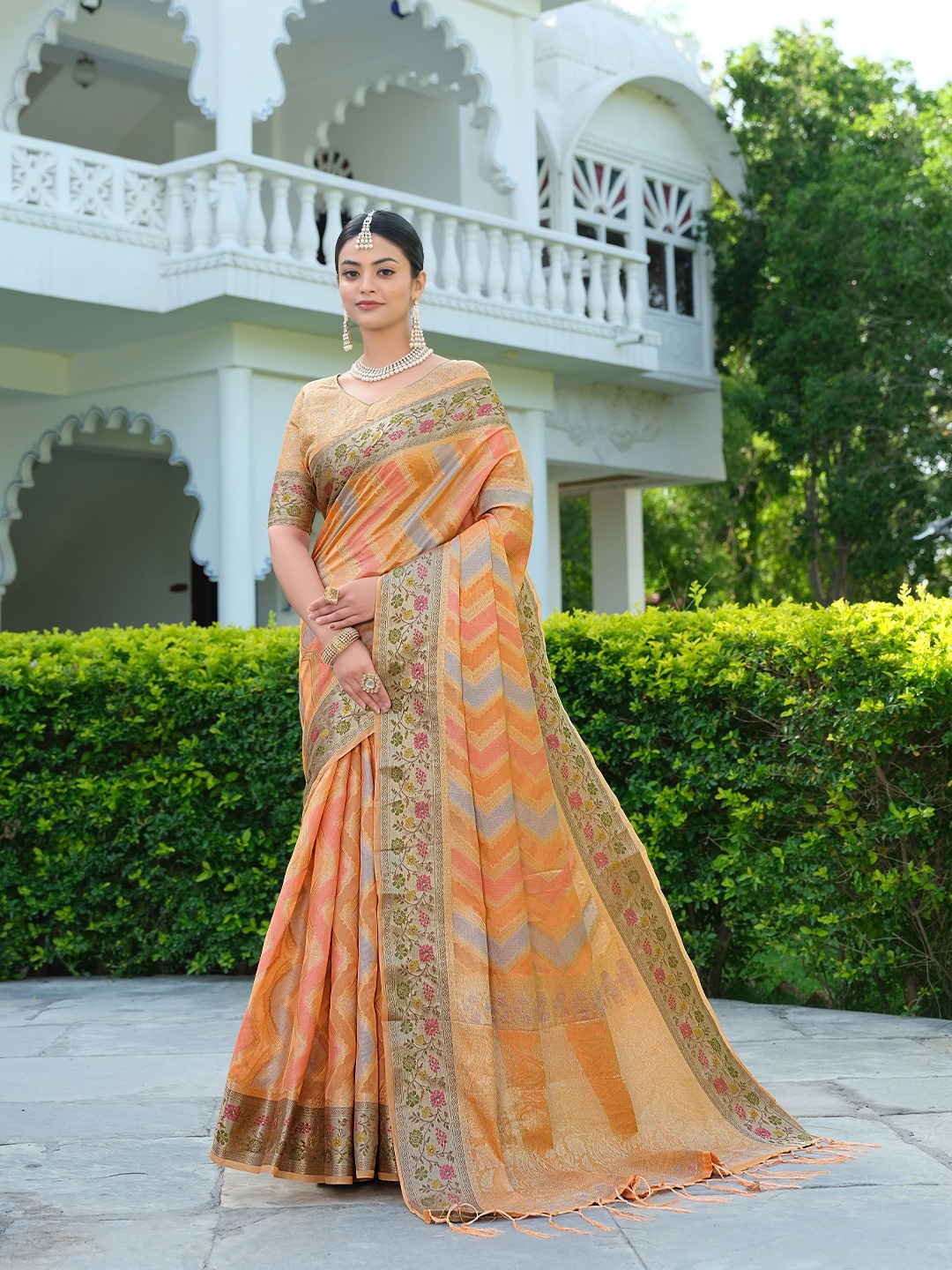 

Dori Ethnic Motif Zari Organza Saree With Blouse Piece, Orange
