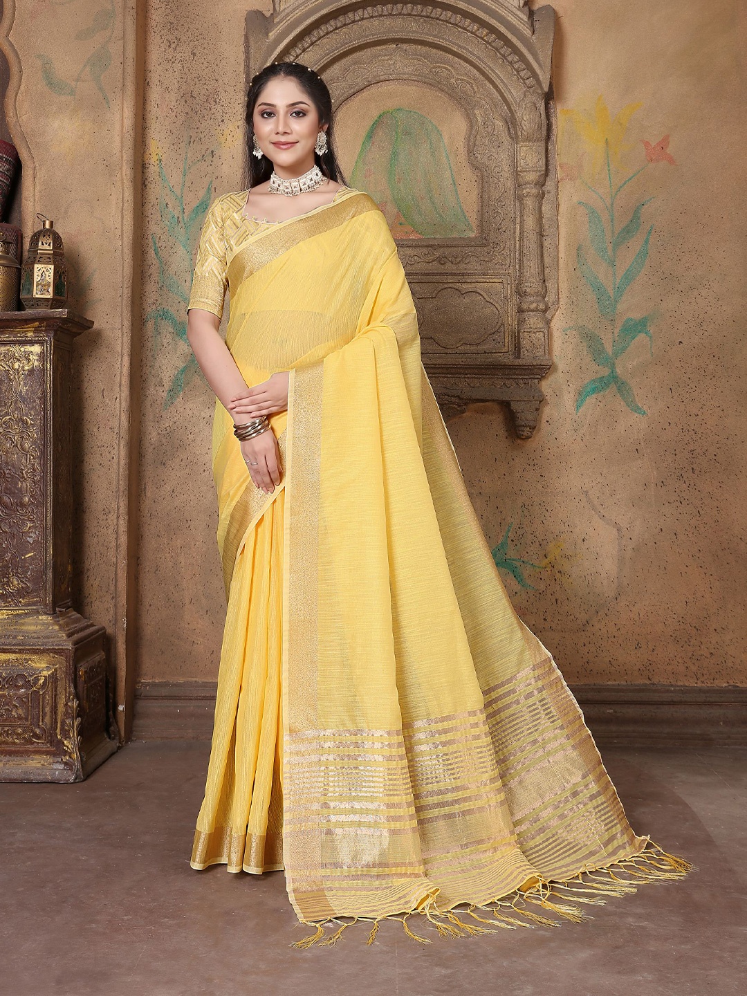 

Dori Ethnic Motif Zari Pure Linen Saree With Blouse Piece, Yellow