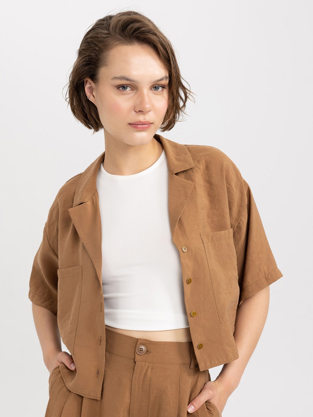 

DeFacto Cuban Collar Casual Crop Shirt, Brown