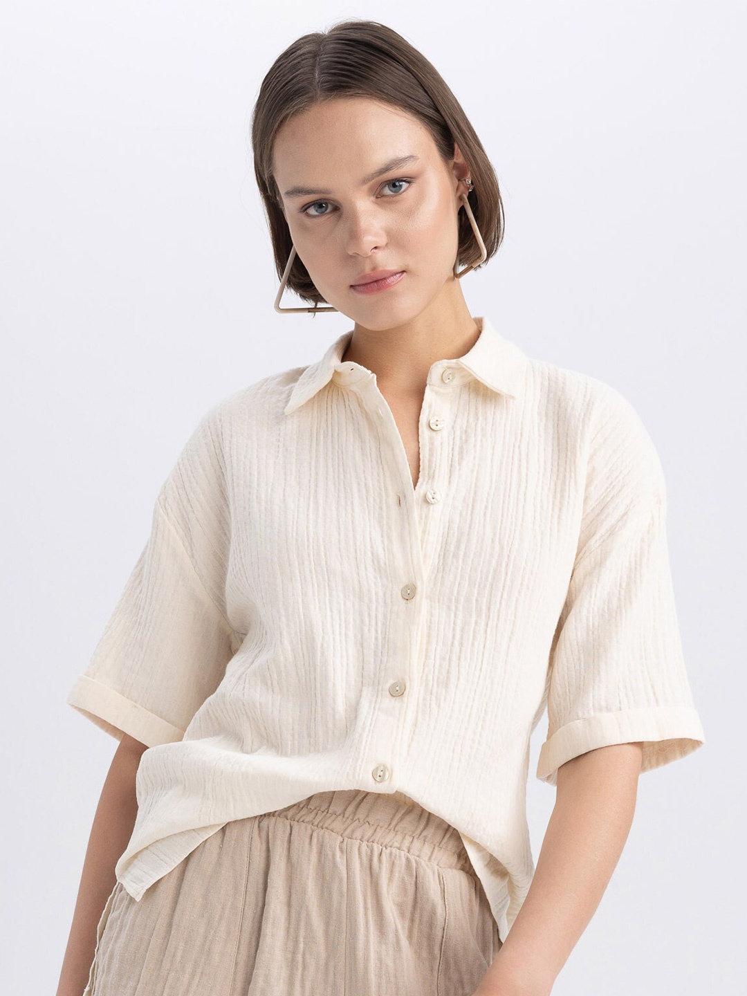 

DeFacto Vertical Striped Spread Collar Drop-Shoulder Sleeves Casual Shirt, Beige