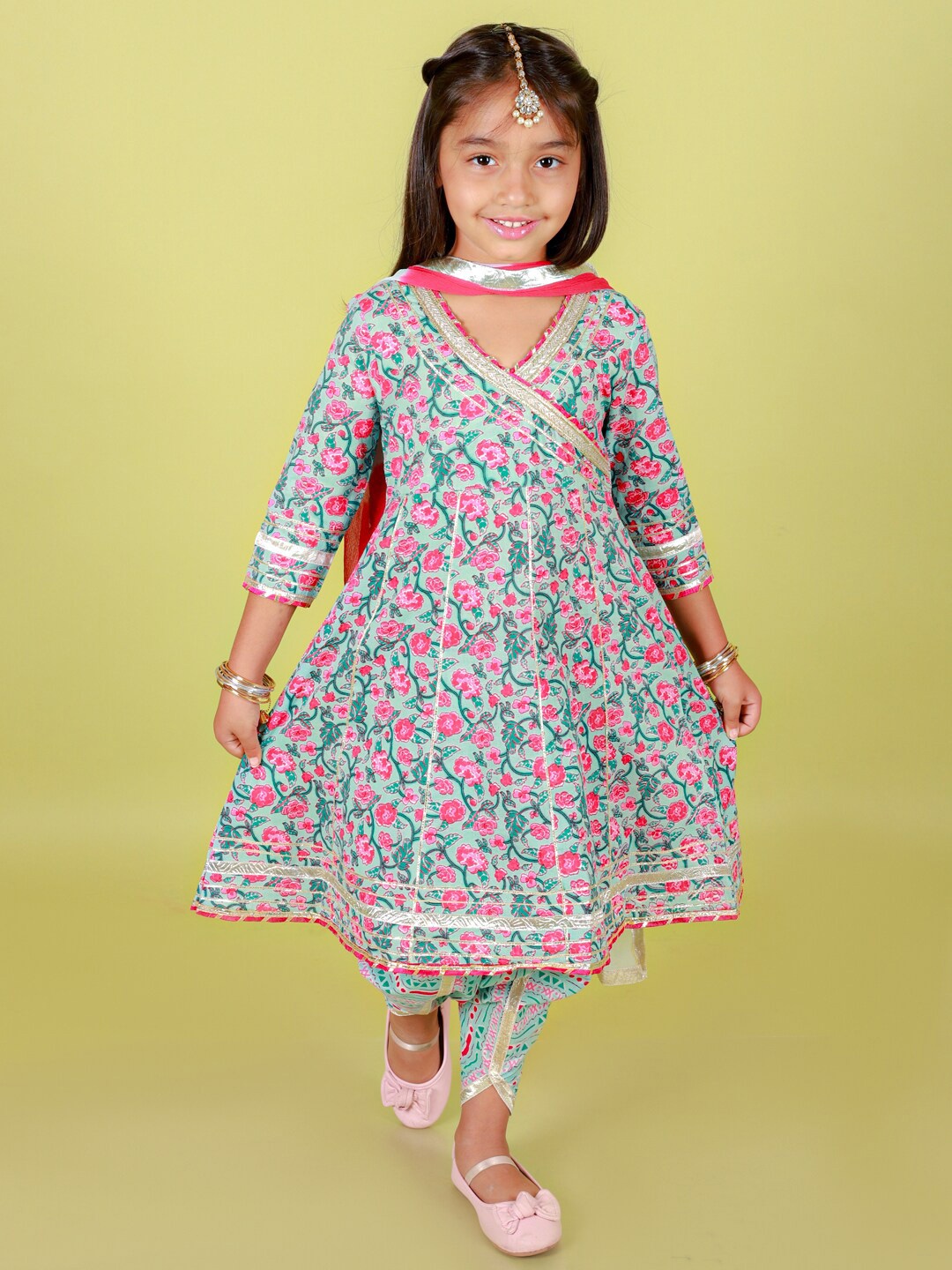 

Stuffie Land Girls Floral Printed Pure Cotton Anarkali Kurta & Dhoti Pants With Dupatta, Green