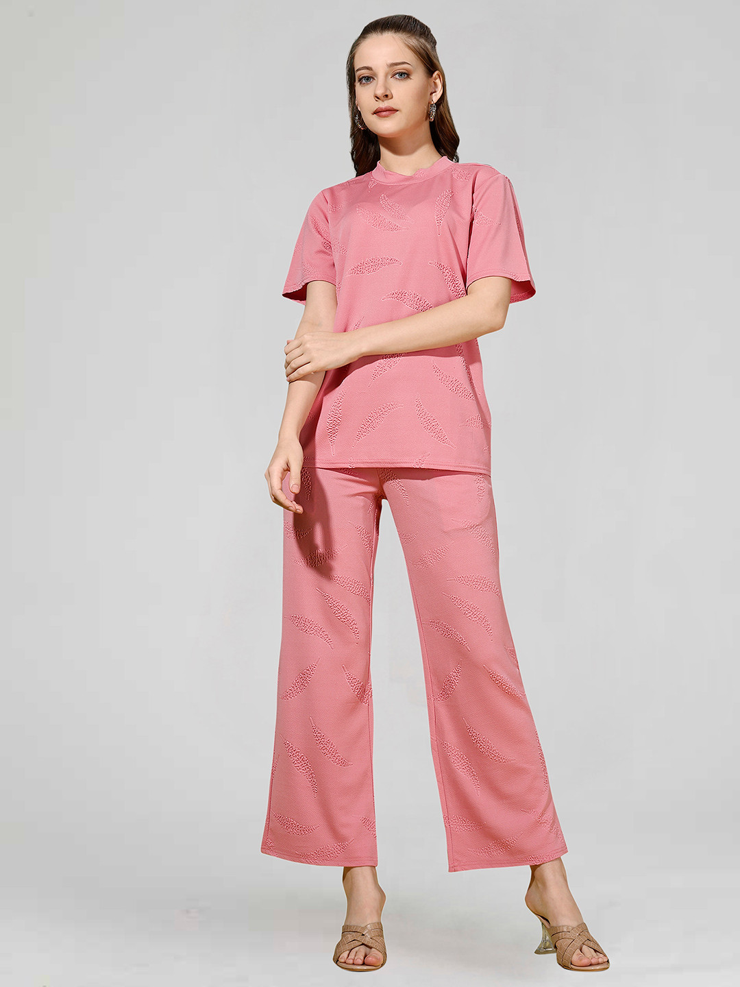 

Selvia Printed High-Neck T-shirt & Trousers, Pink