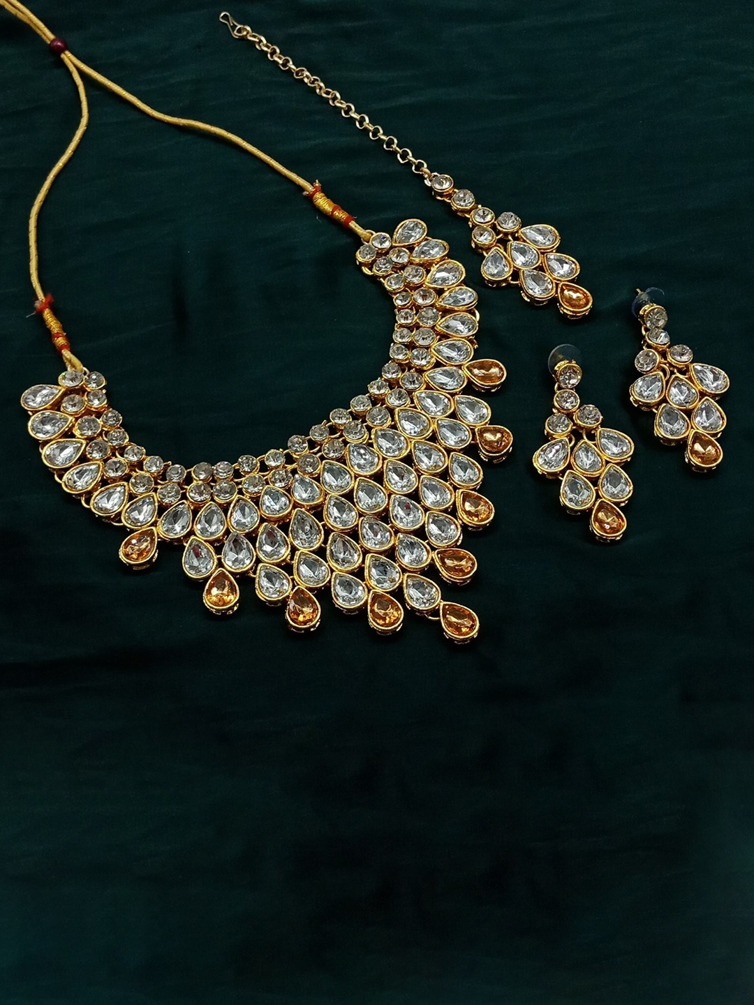 

AASHISH IMITATION Gold-Plated Kundan-Studded Jewellery Set With Maangtikka