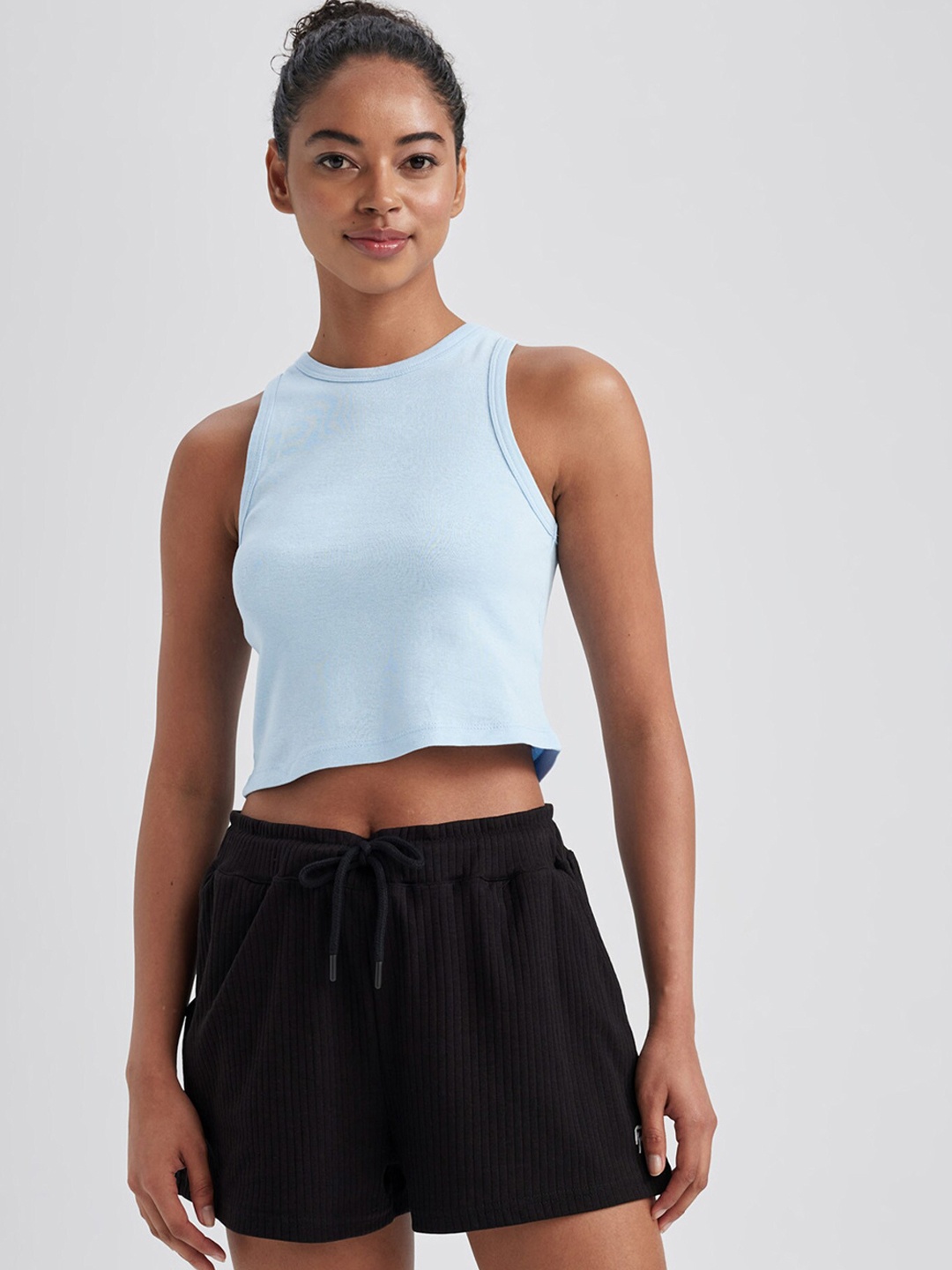 

DeFacto Women Mid-Rise Regular Shorts, Black