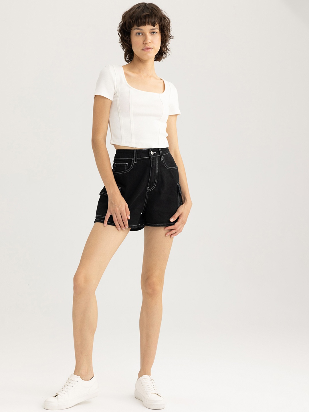

DeFacto Women Denim Shorts, Na