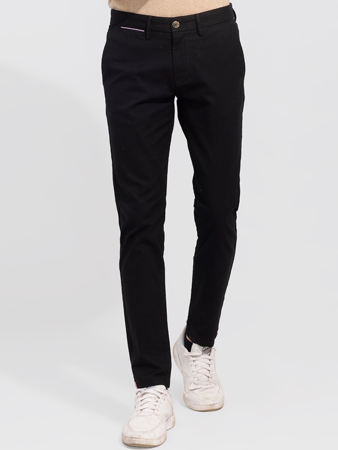 

Snitch Men Black Mid-Rise Slim Fit Linen Chinos Trousers