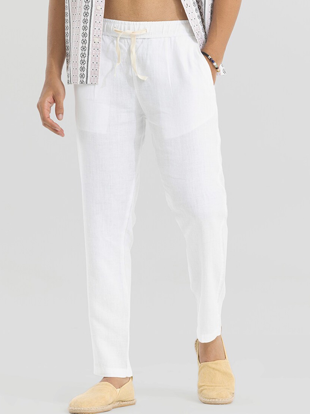 

Snitch Men White Mid-Rise Loose Fit Linen Trousers