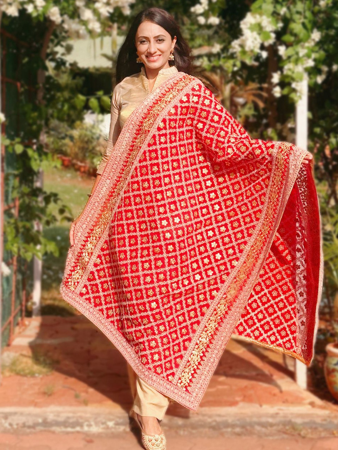 

Dupatta Bazaar Gotta Patti Embellished Georgette Dupatta, Red
