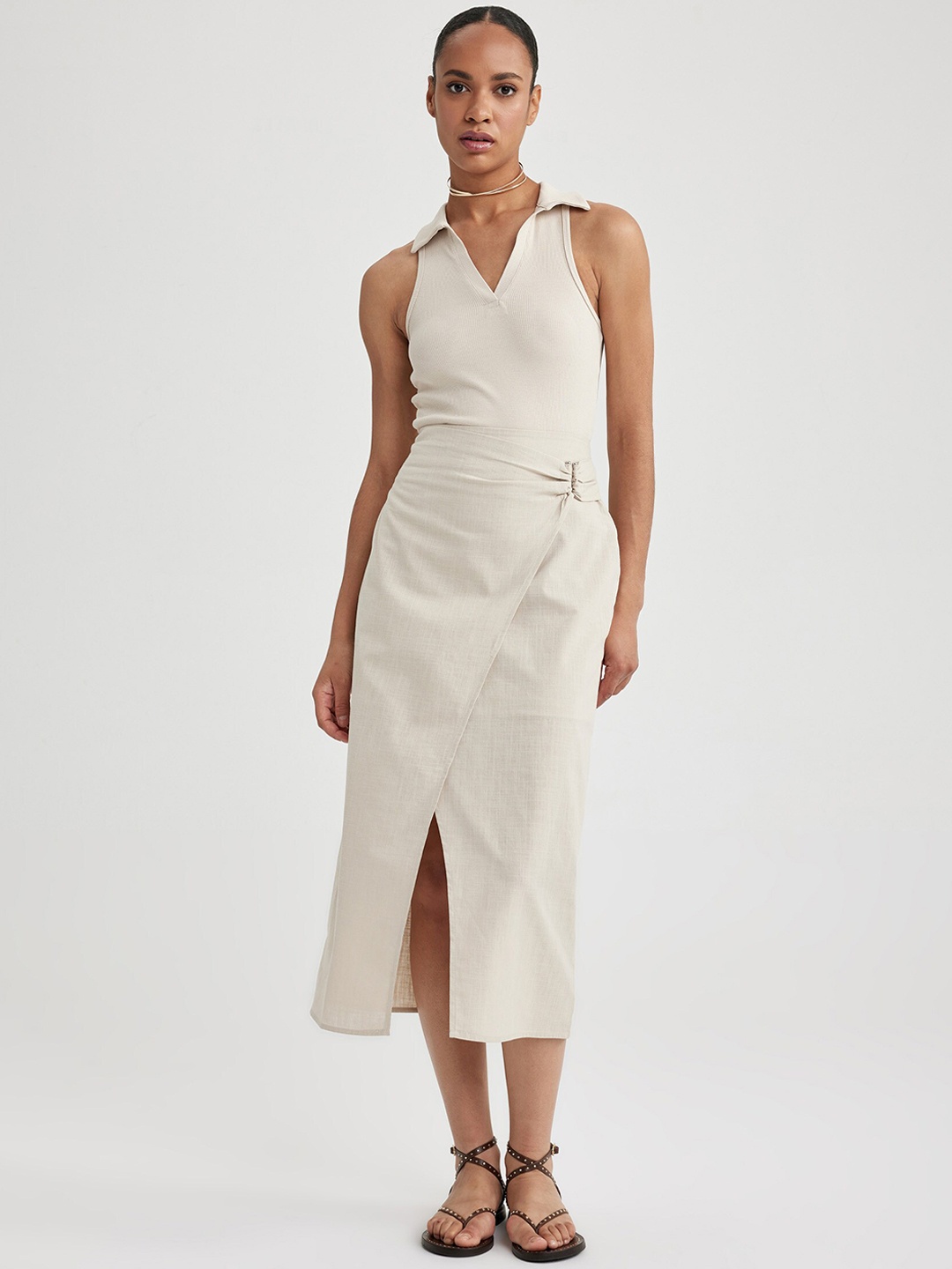 

DeFacto Self Design Pencil Skirt, Beige