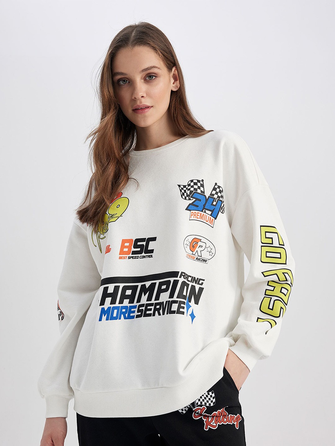 

DeFacto Graphic Printed Long Sleeve Sweatshirt, White