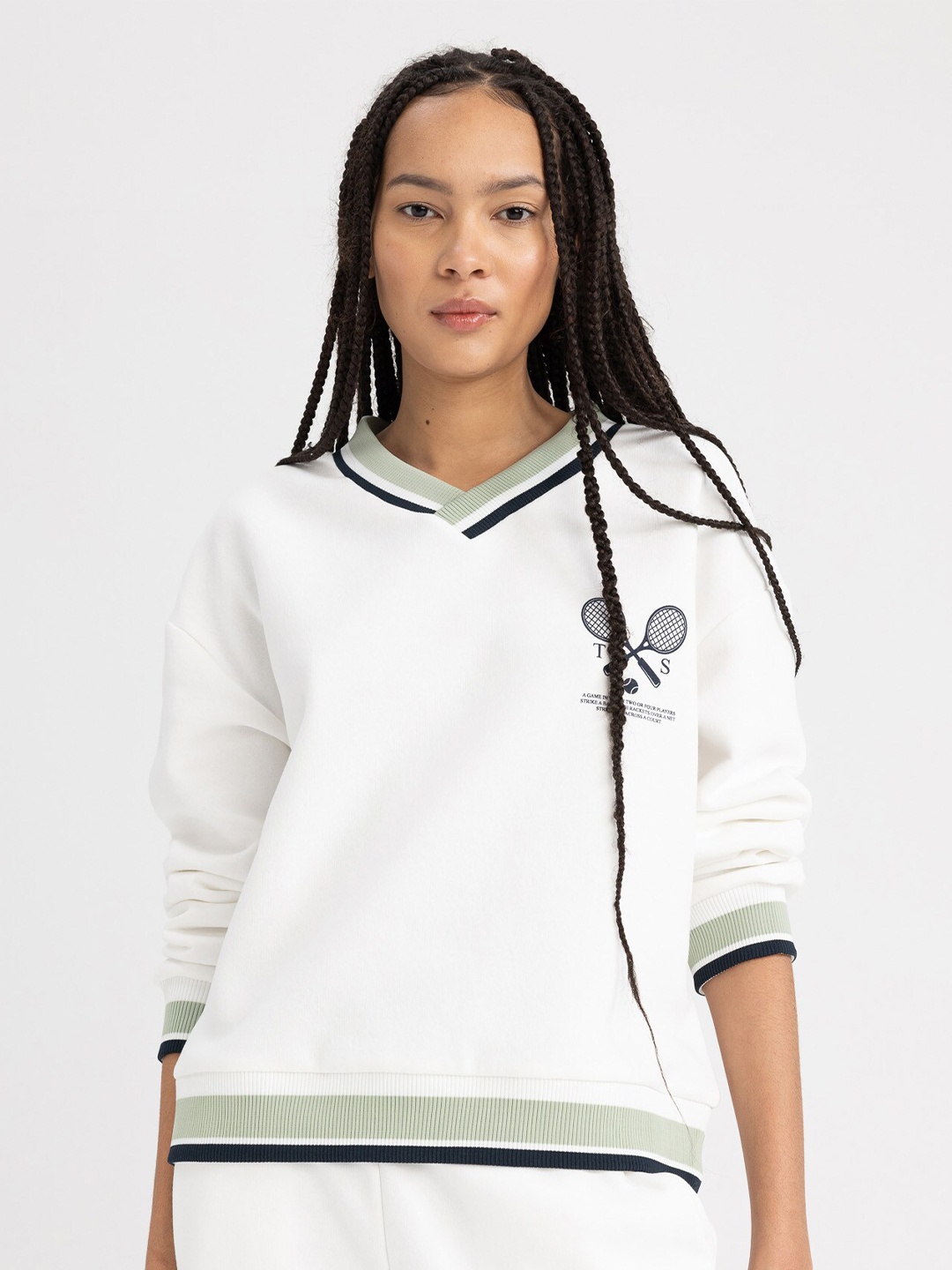 

DeFacto Printed V-Neck Long Sleeves Sweatshirt, White