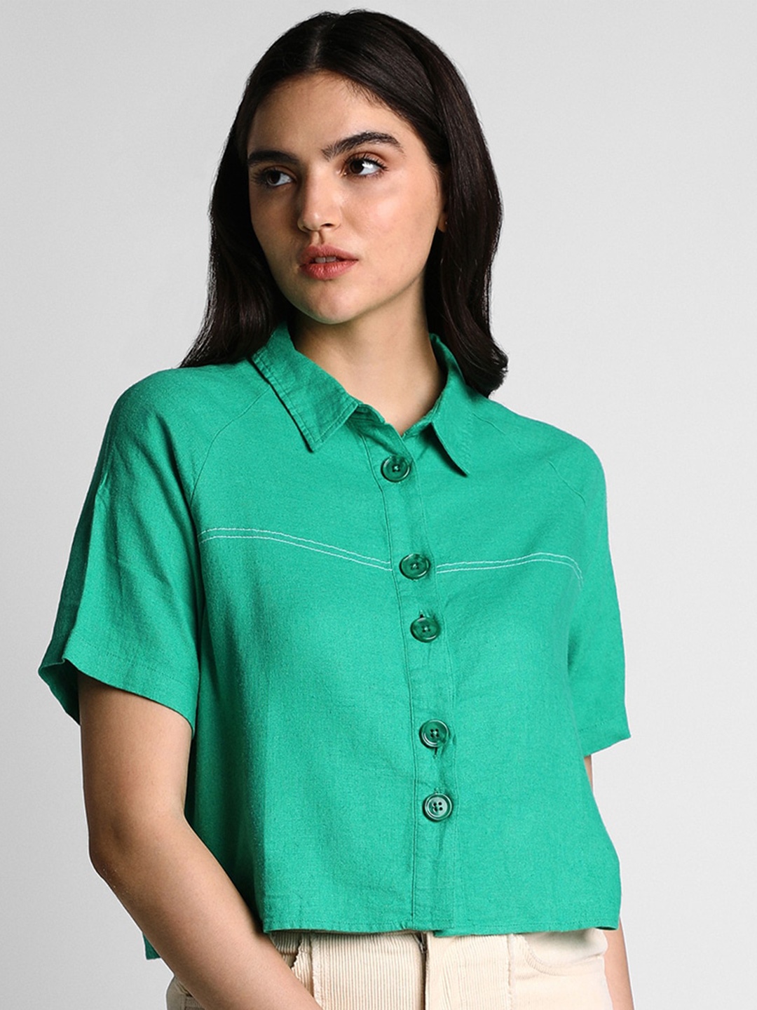 

Allen Solly Woman Spread Collar Raglan Sleeves Regular Fit Casual Crop Shirt, Green