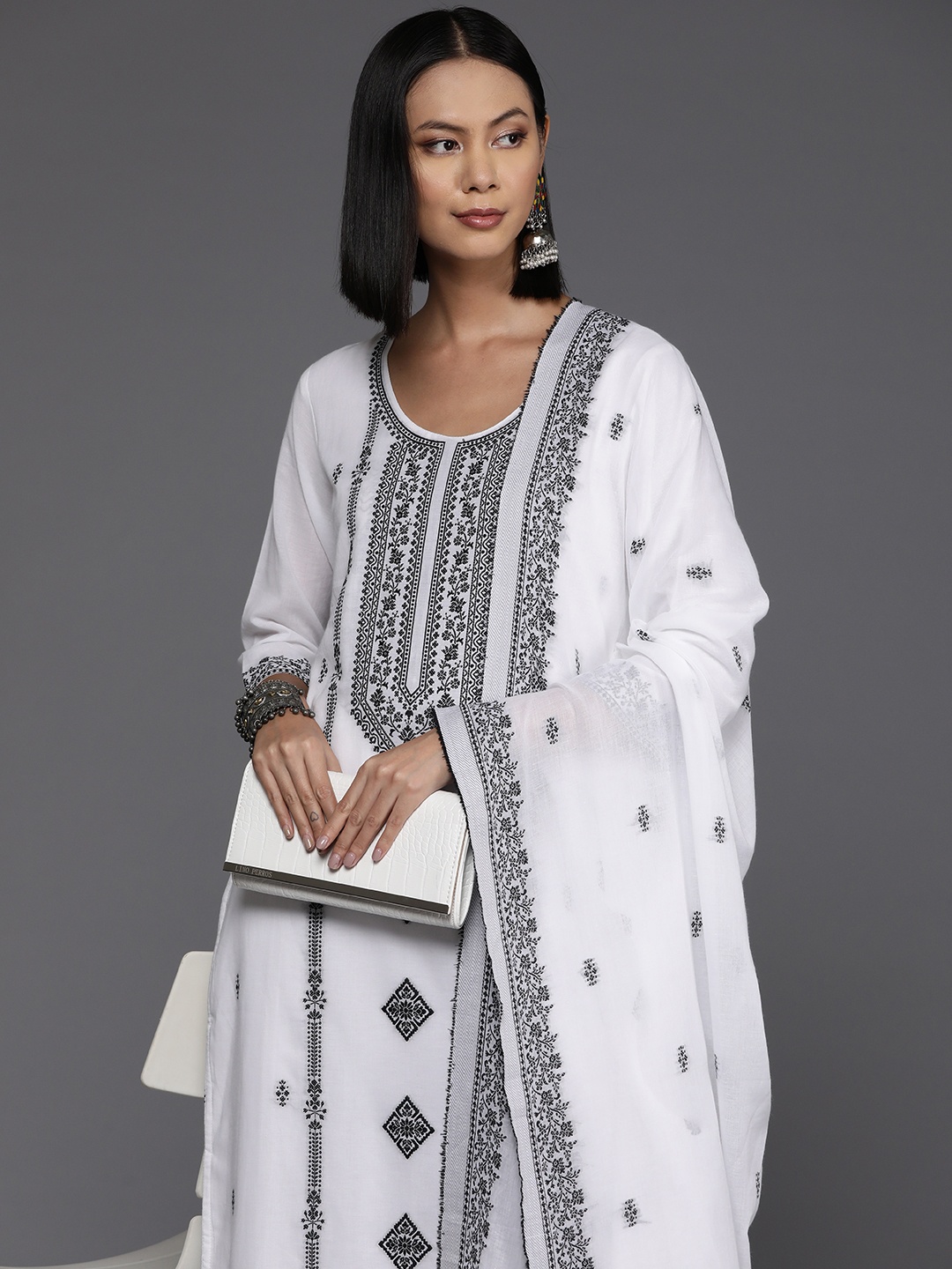 

Varanga Women Ethnic Motifs Regular Pure Cotton Kurta with Palazzos & With Dupatta, White