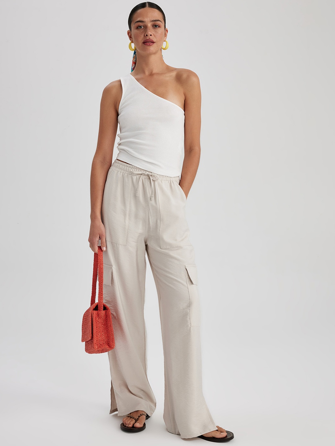 

DeFacto Women Mid-Rise Parallel Trousers, Off white