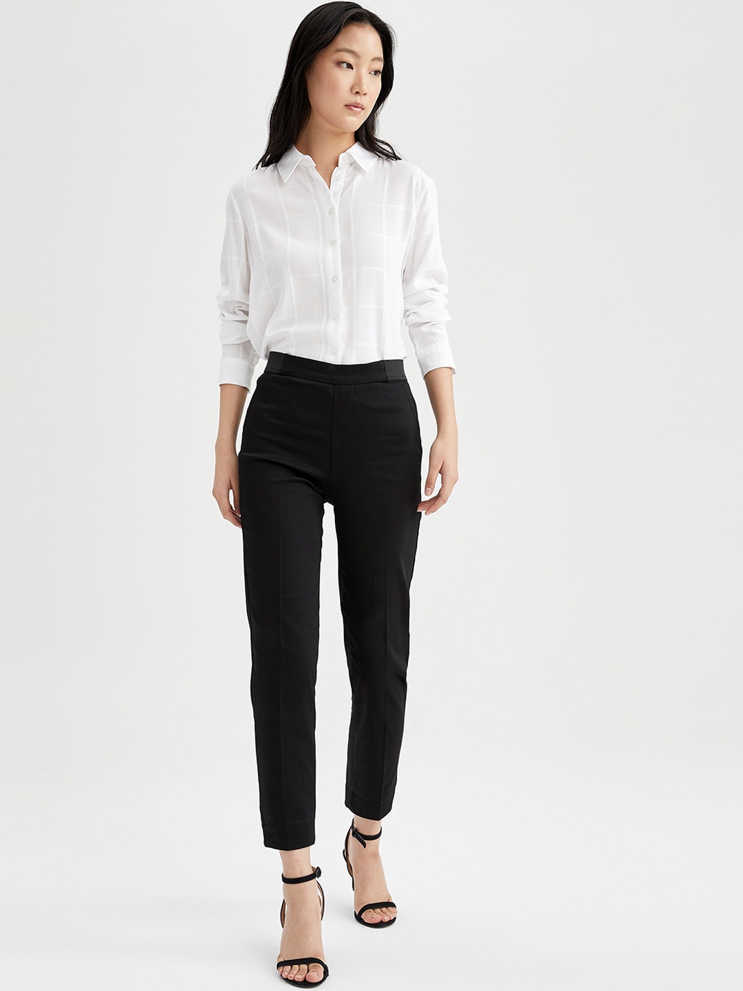 

DeFacto Women Cropped Regular Trousers, Black