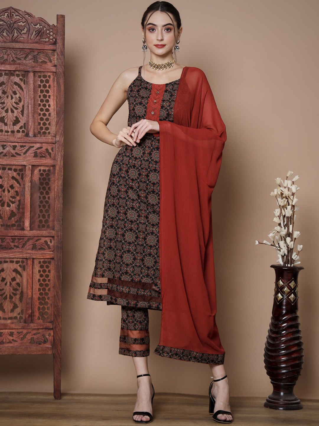 

Myshka Ethnic Motifs Printed Regular Pure Cotton Kurta With Trousers & Dupatta, Rust