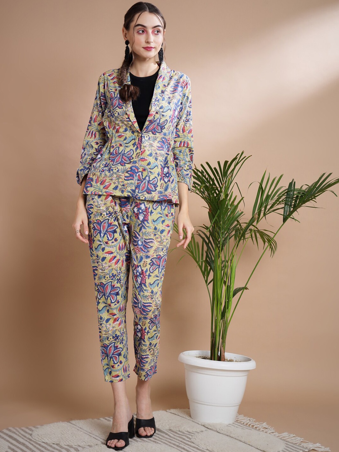 

Myshka Floral Printed Shawl Neck Pure Cotton Coat With Trousers, Green