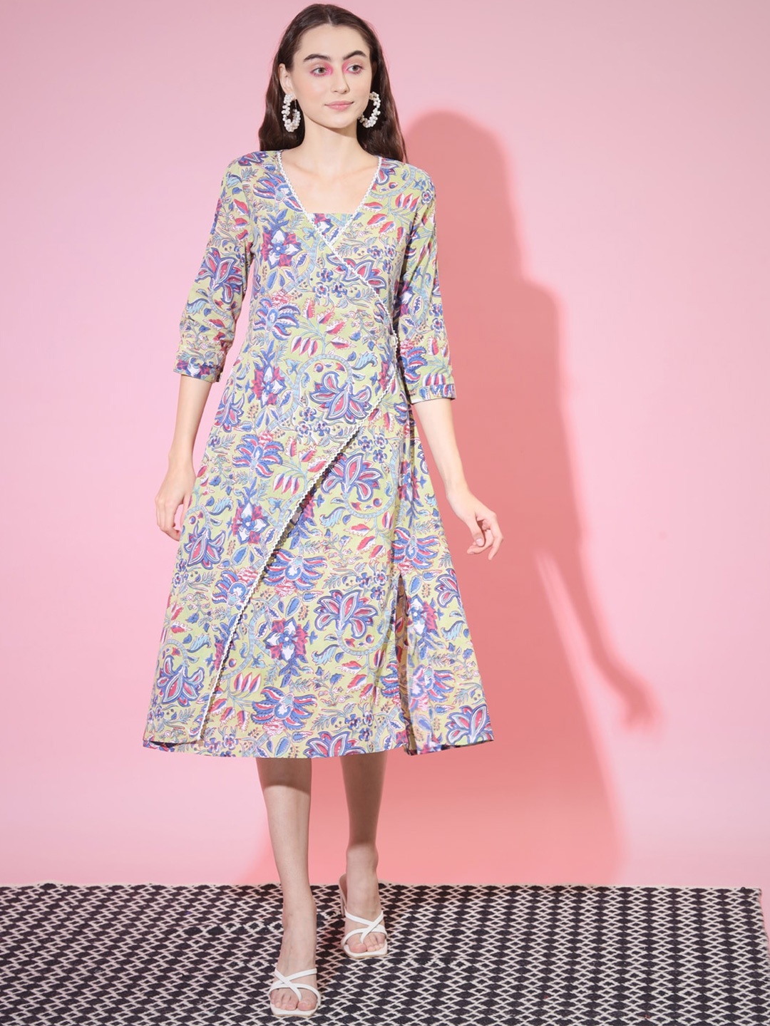 

Myshka Floral Printed V-Neck Lace Inserts Cotton A-Line Midi Dress, Yellow
