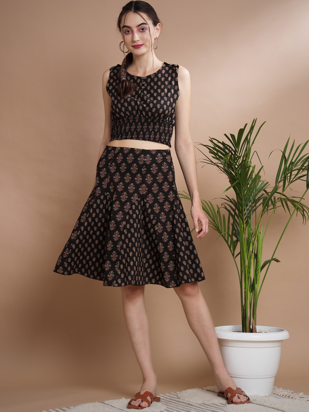 

Myshka Floral Printed Pure Cotton Top With Mid-Length Flared Skirt, Black
