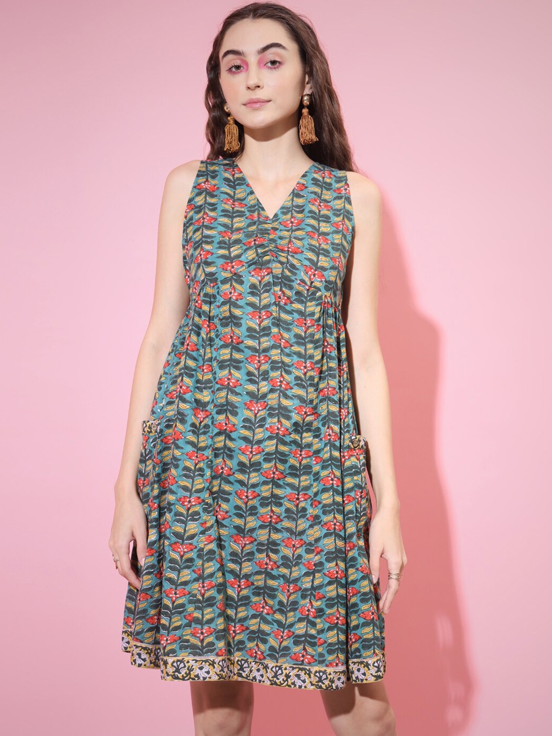 

Myshka Floral Printed V-Neck Pleated Cotton Empire Dress, Green