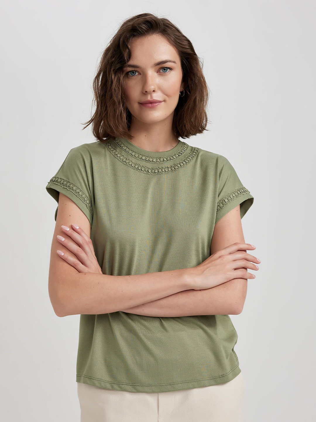 

DeFacto Round Neck Extended Sleeves T-shirt, Olive