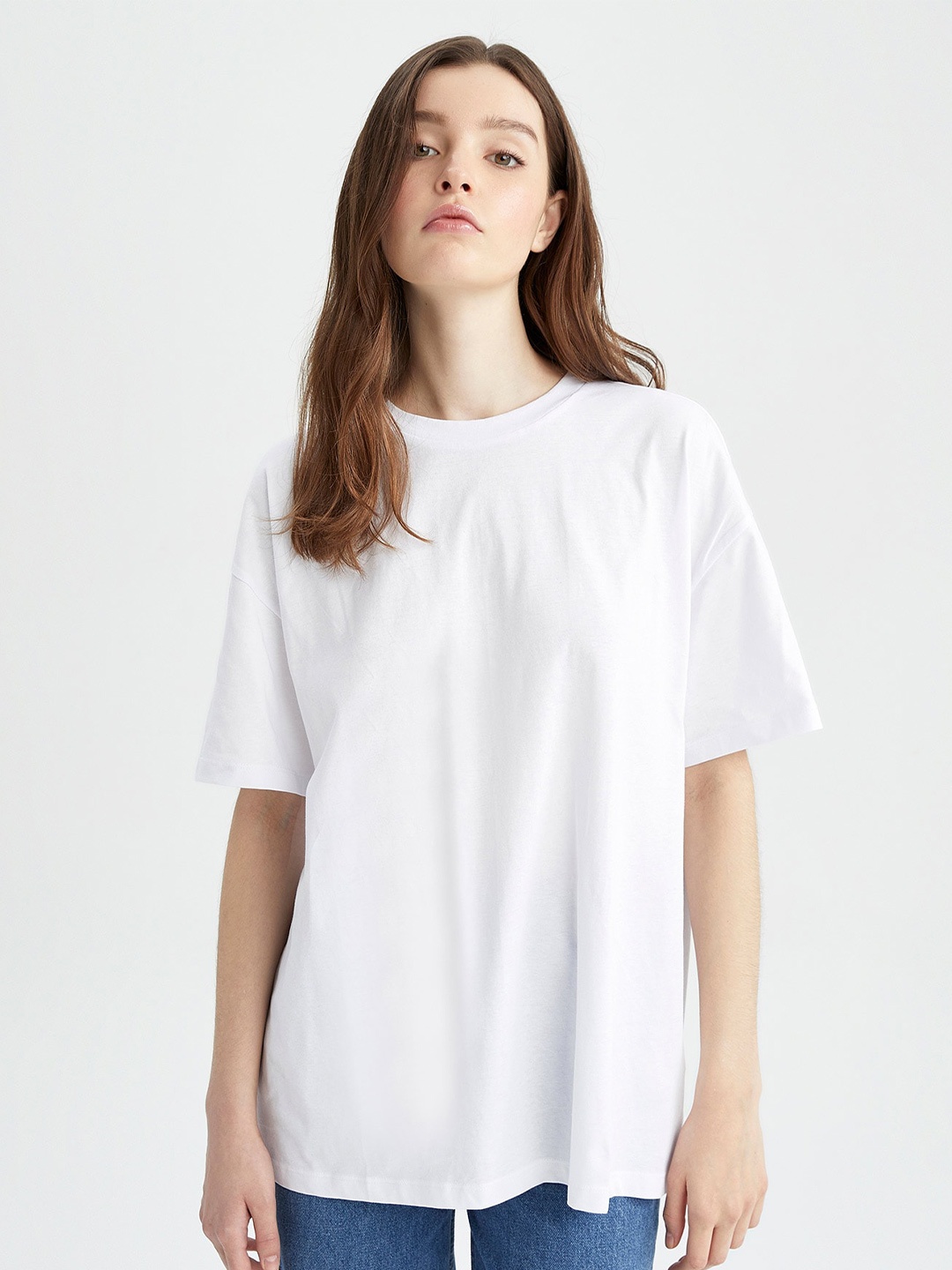 

DeFacto Round Neck Drop Shoulder Sleeves Cotton T-shirt, White