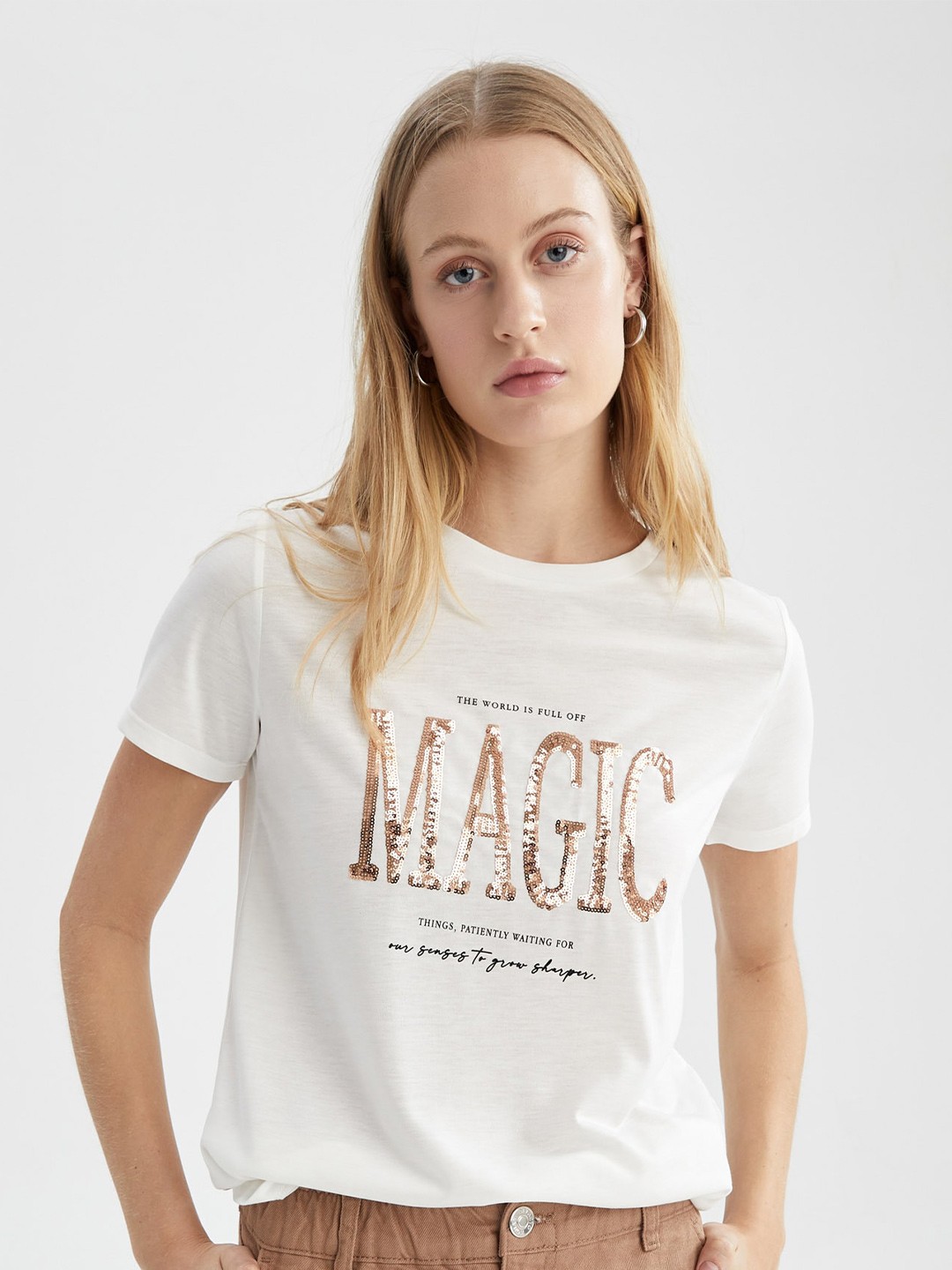 

DeFacto Typography Printed Embellished T-shirt, White
