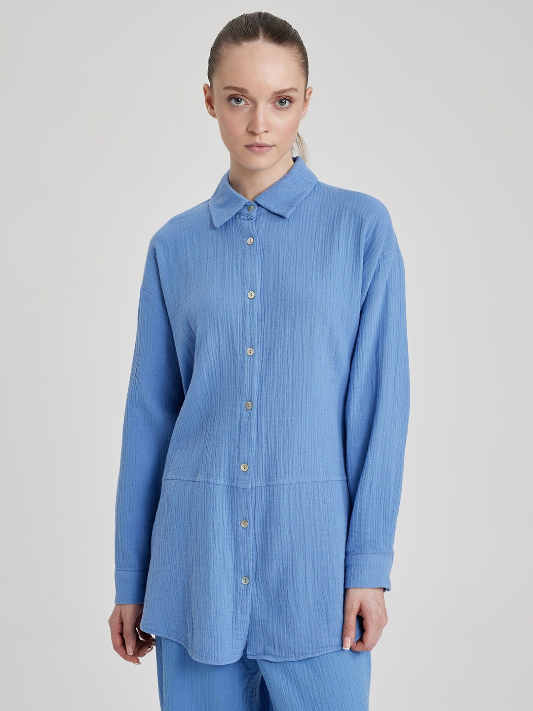 

DeFacto Spread Collar High-Low Opaque Casual Cotton Shirt, Blue