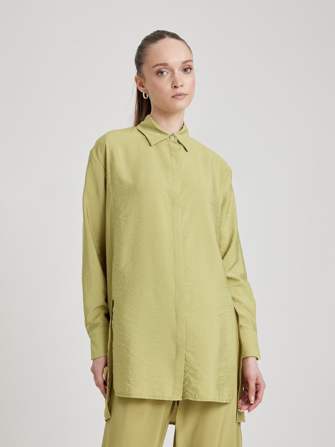 

DeFacto Spread Collar Longline High-Low Casual Shirt, Green