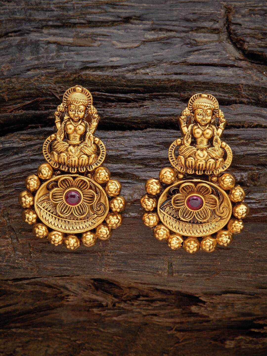 

Kushal's Fashion Jewellery Gold-Plated Stone-Studded Circular Drop Earrings