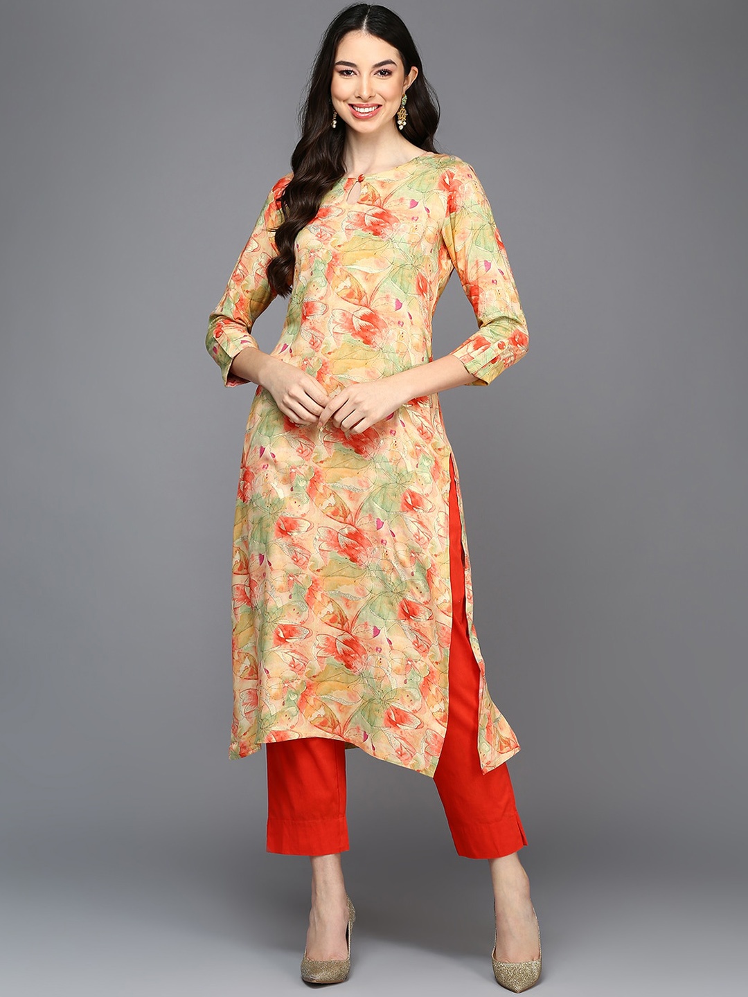 

AHIKA Peach Floral Printed Keyhole Neck Roll-Up Sleeves Kurta
